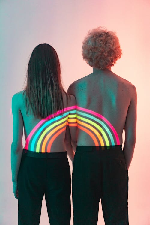 Free Foto profissional grátis de calças pretas, casal gay, cores do arco-íris Stock Photo