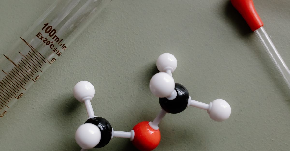 Exploring trace chemical elements and their rarity in the earth’s crust