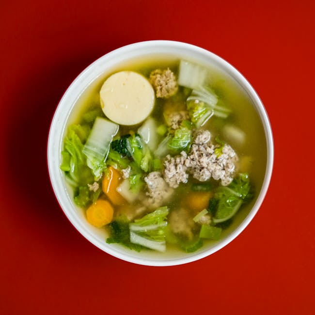 Buatkan sup ayam untuk anak yang membantu meredakan batuk. (Foto: Pexels)