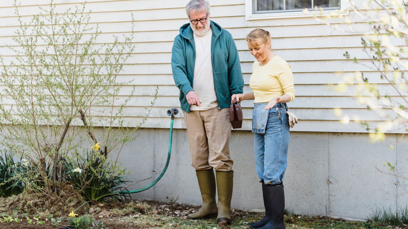 Seven Habits That Keep a Small-Yard Garden Looking Sharp