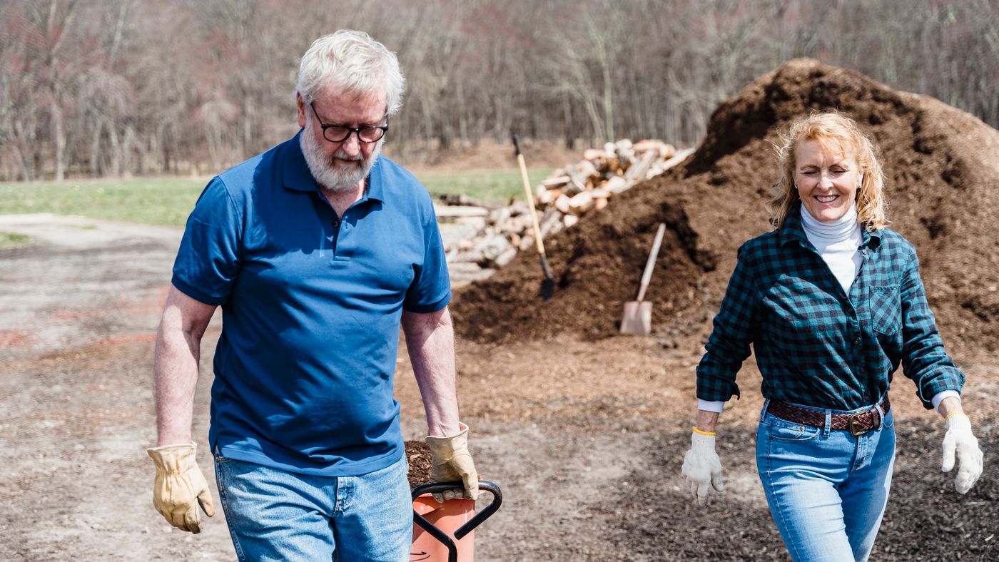 Why I would buy the VEVOR compost spreader instead of doing it by hand