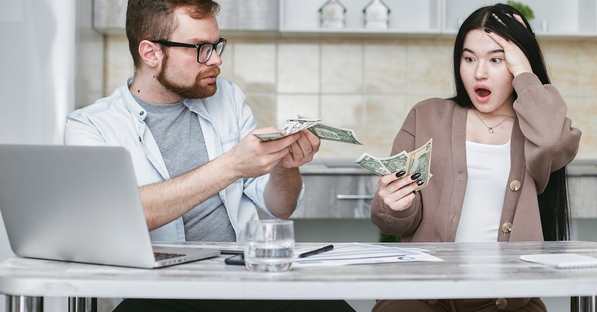 家庭支出微幅上升,旅遊開銷明顯縮減,生活開支更趨審慎