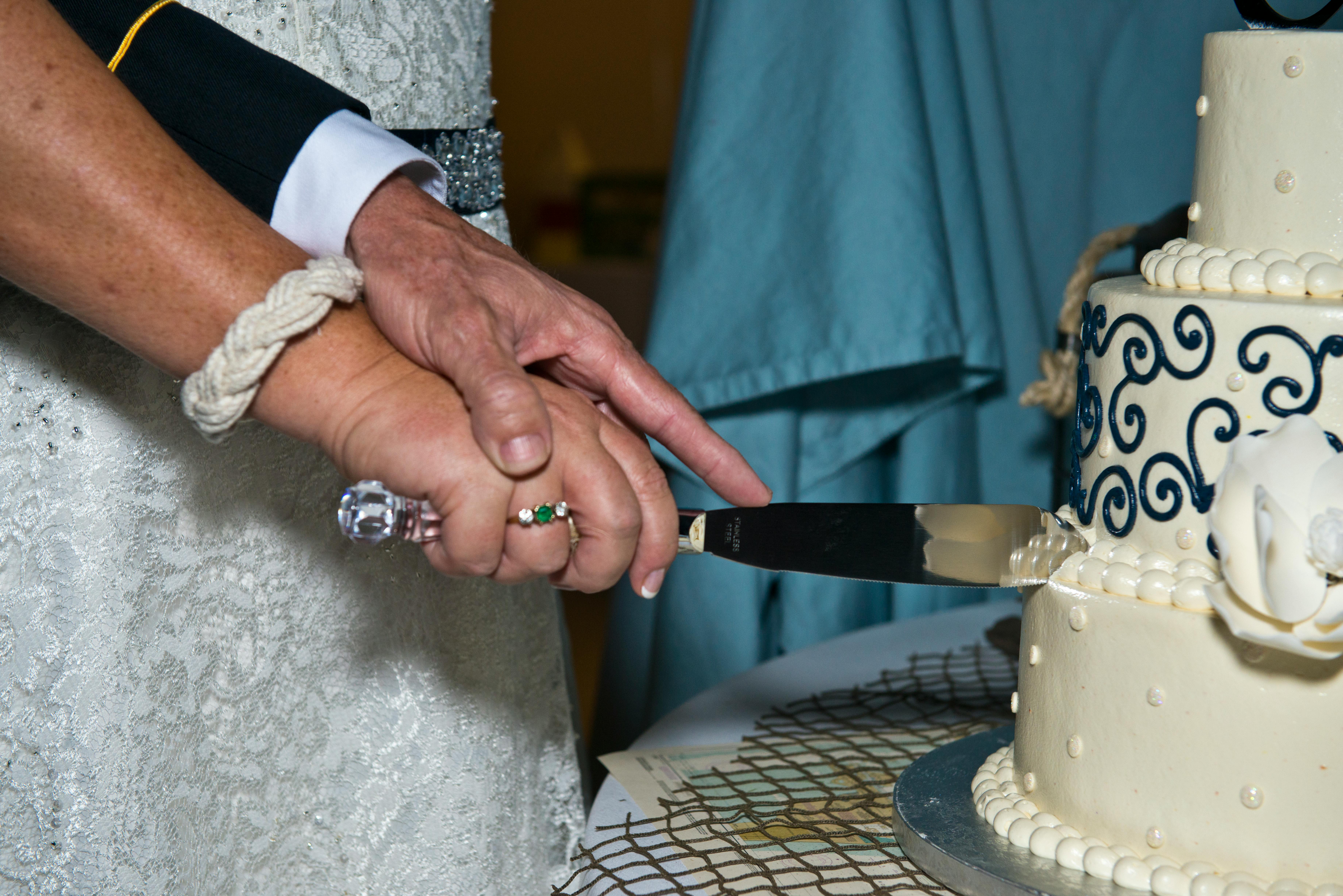 Free stock photo of wedding cake cutting