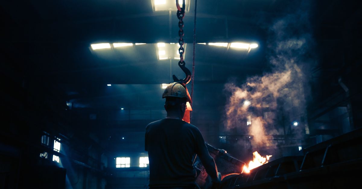 Comment bien éclairer un atelier : normes et choix des luminaires pour la sécurité et la performance