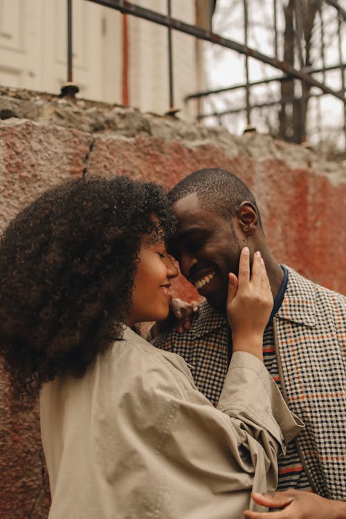 Ilmainen kuvapankkikuva tunnisteilla afrikkalainen amerikkalainen pari, Aikuiset, asu Kuvapankkikuva
