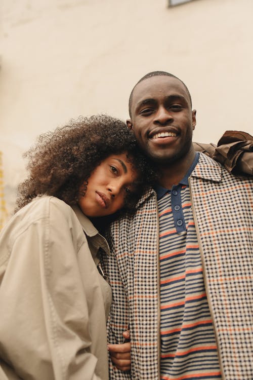 Fotobanka s bezplatnými fotkami na tému afro-americký pár, čierny pár, spolu