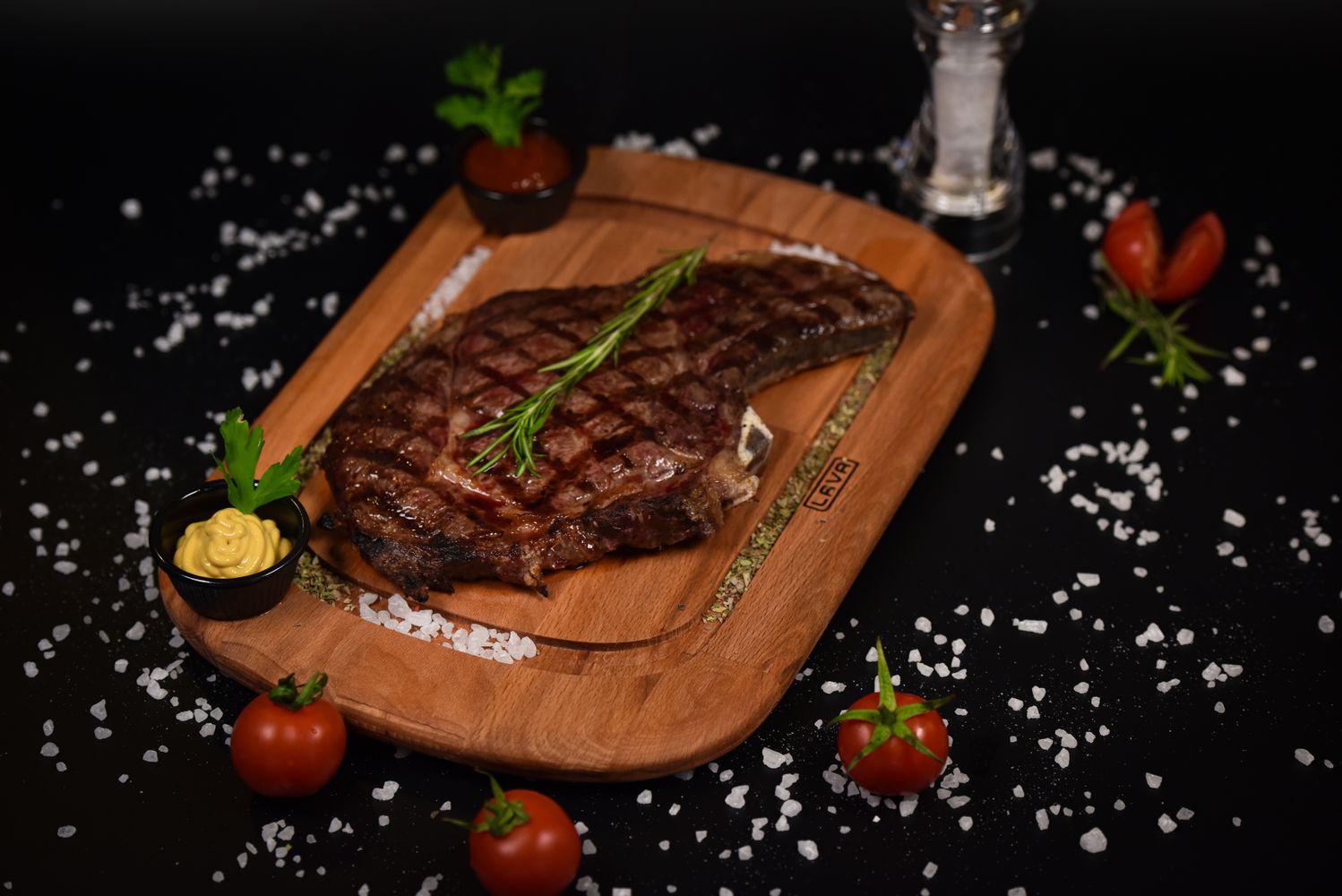 Blistered Tomahawk Chop with Bearnaise