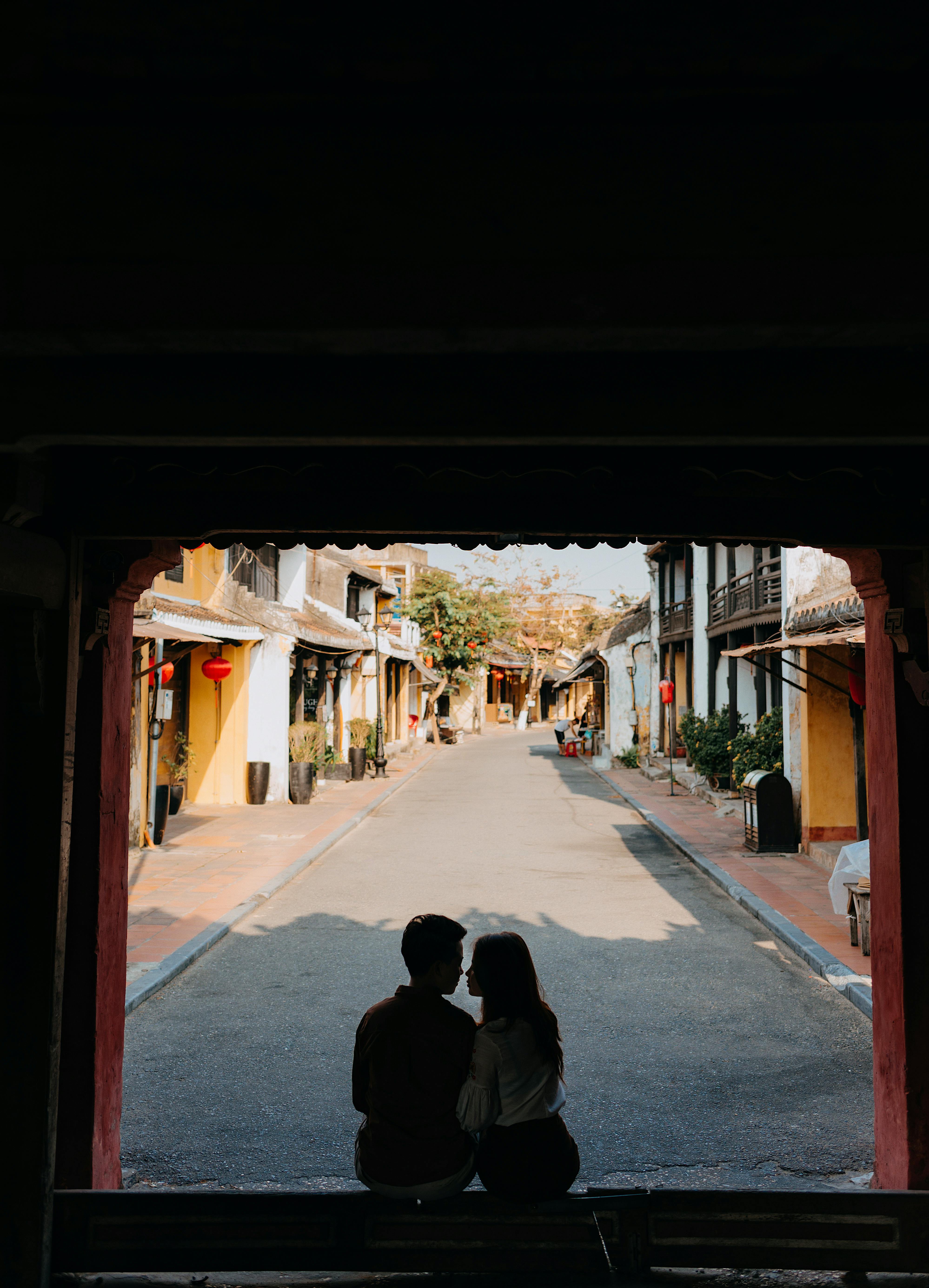 What does lack of trust do to a relationship?