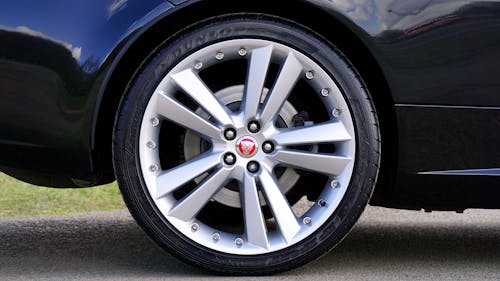 Jaguar Tire Rim with Logo