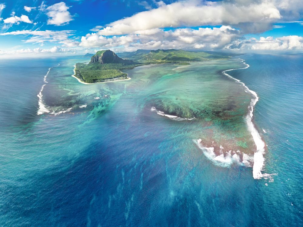 Green island in the middle of ocean, Mauritius
