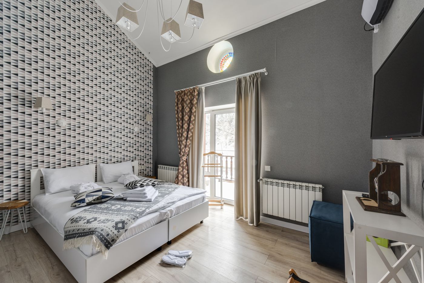 Room to turn a chair beside the bed
