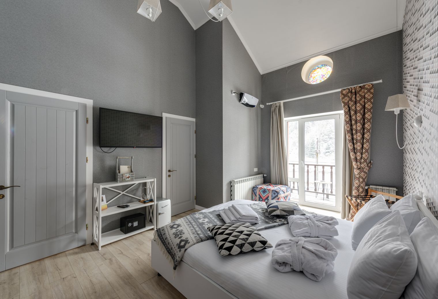 Wallpapering in Herne Hill — woodwork brushed to a crisp, smooth line