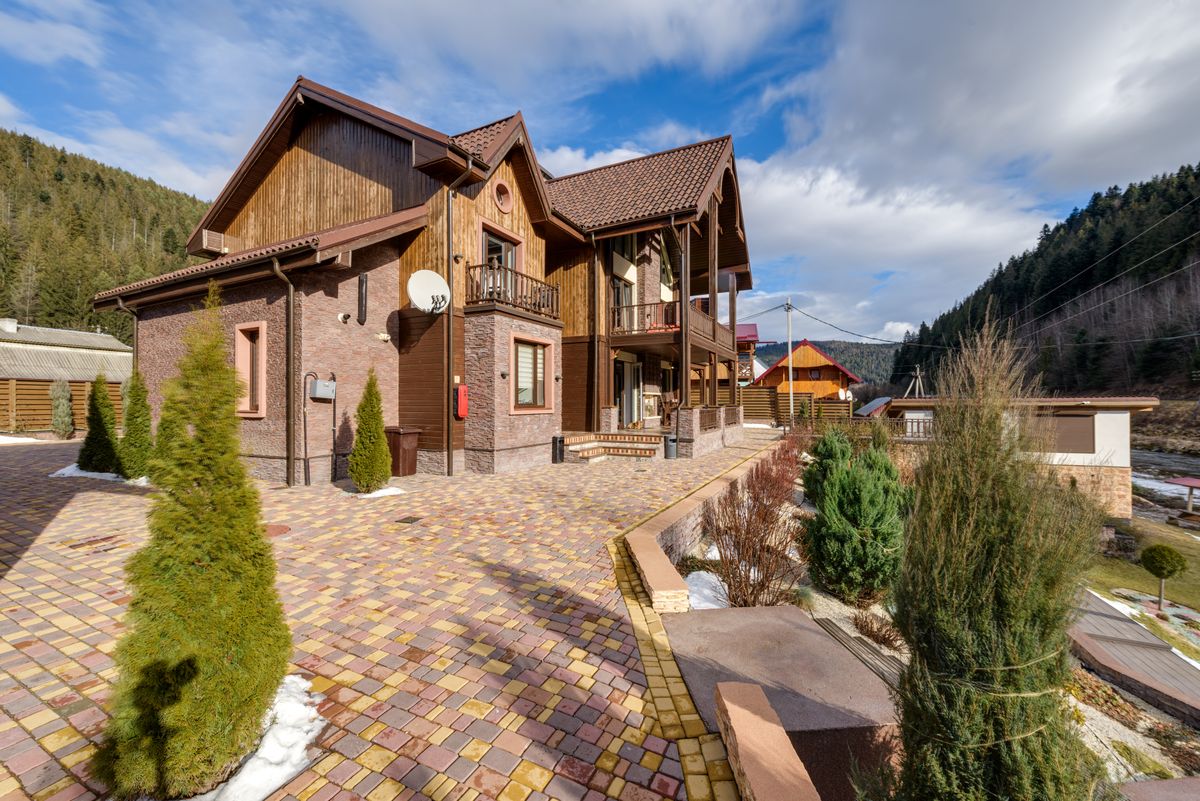 Brașov mountain estate exterior