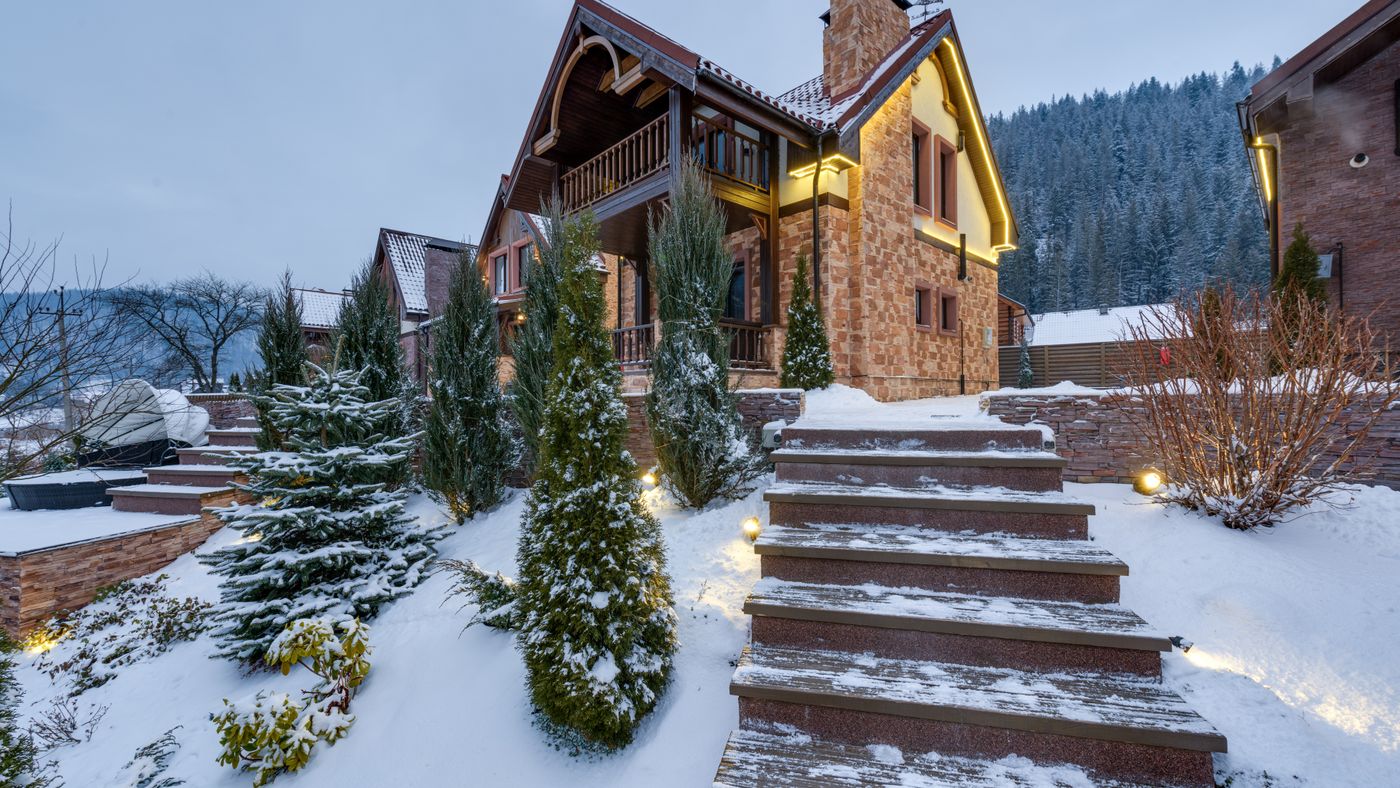 Closing Up a Vacation Home for Winter Without a Spring Disaster