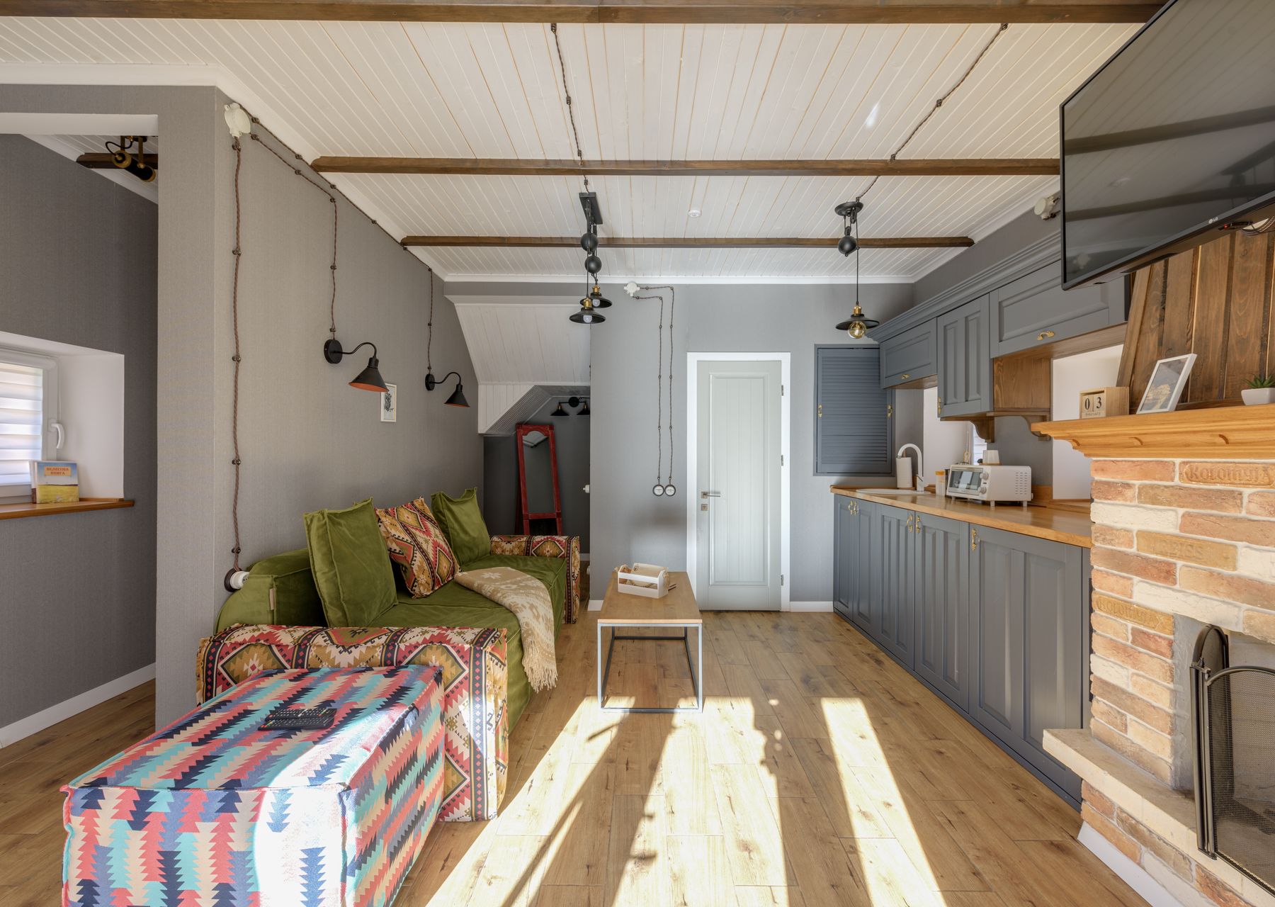 Professional removals crew at work — flat & apartment removals Sutton Scotney