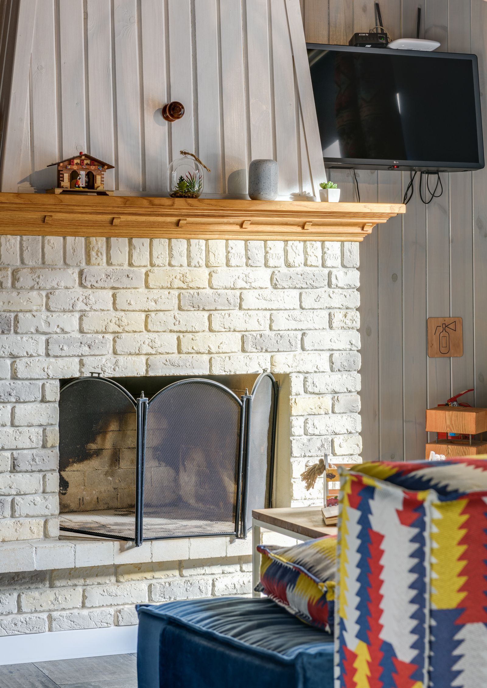 create a focal point in a living room