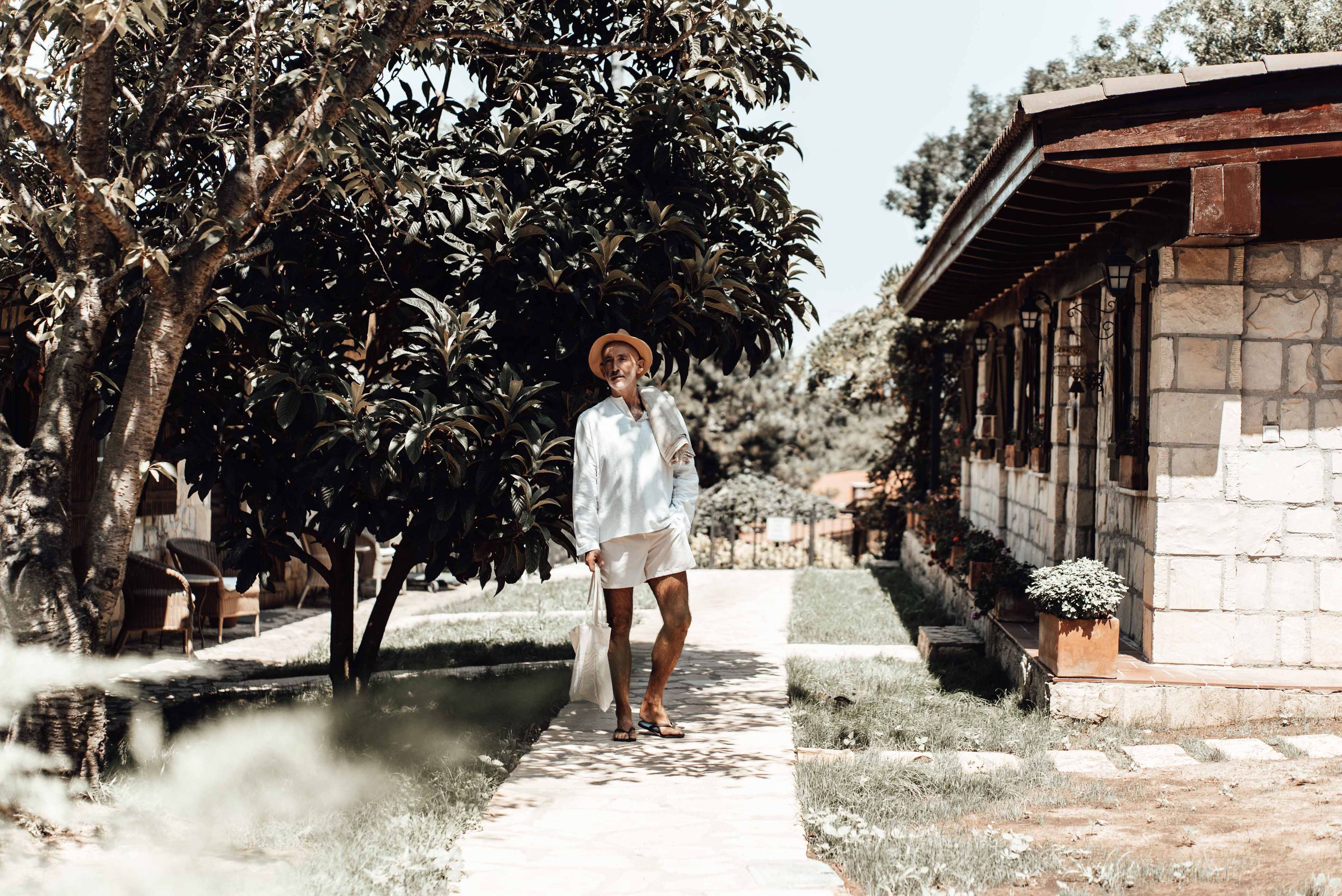 Phối Đồ Mùa Hè Với Quần Kaki Nam: Hướng Dẫn Phong Cách Thời Thượng