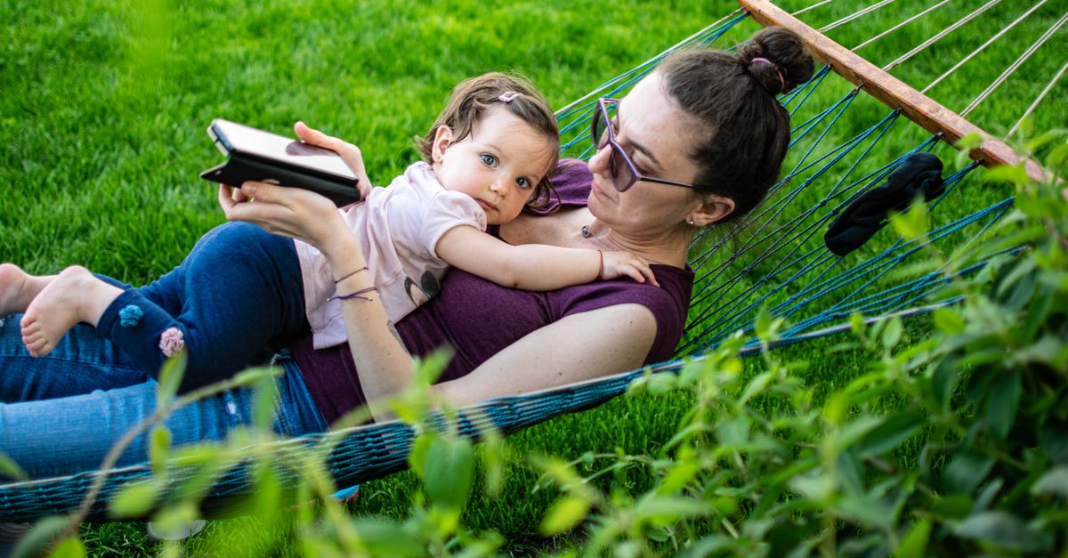 Surrogate Mother Fights for Custody Amid Heart Defect Dispute