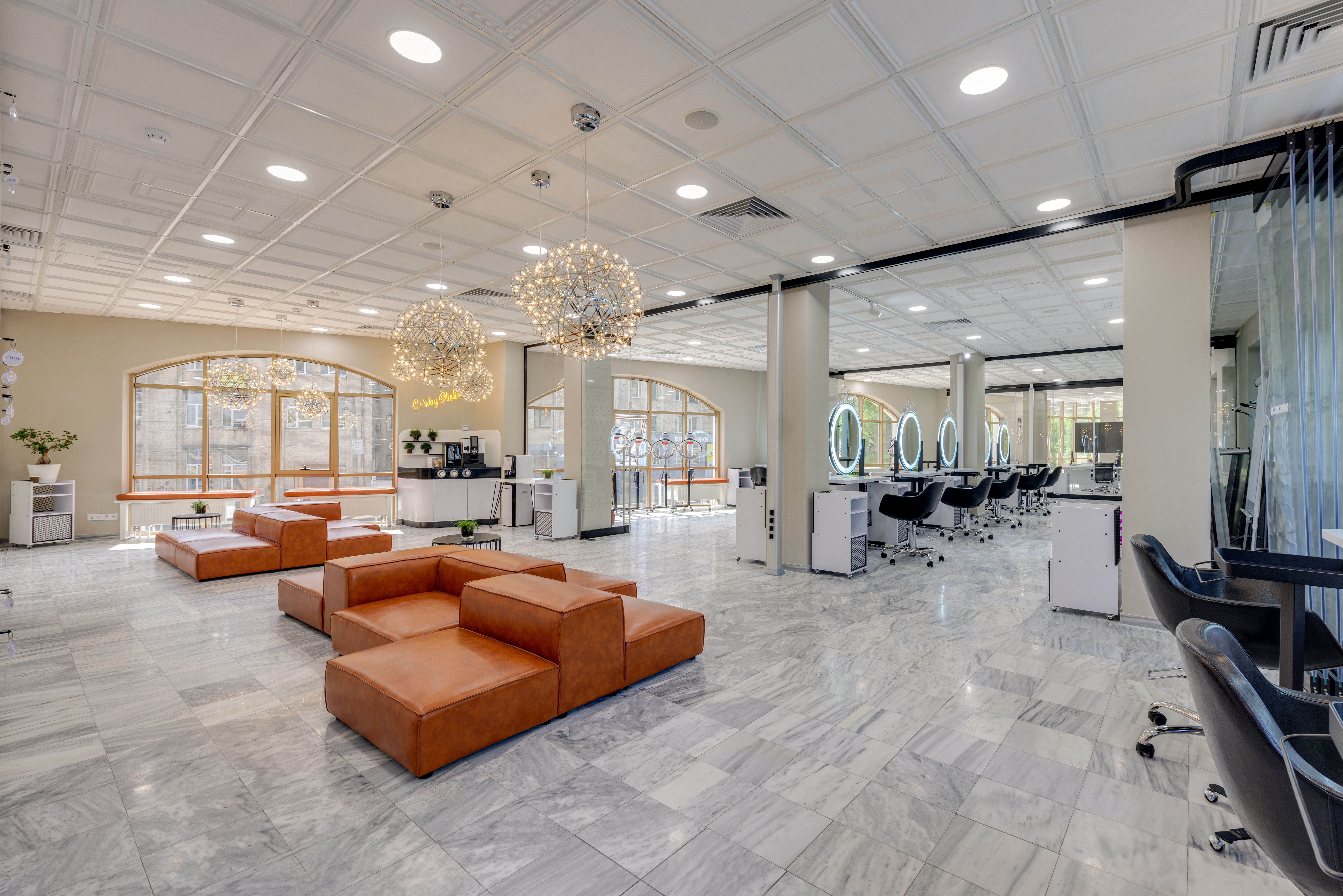 Professioneller Beautysalon und Saloneinrichtung