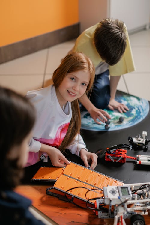 Pupils Playing Blocks