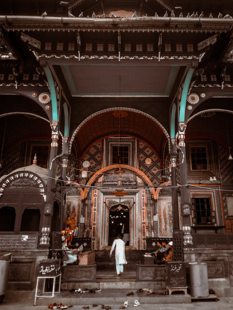 India, Srinagar, Khanqah, Boy Entering The Mosque