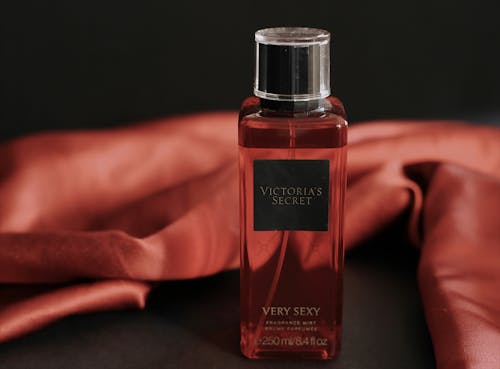 Free Close-Up Shot of a Perfume Bottle Stock Photo