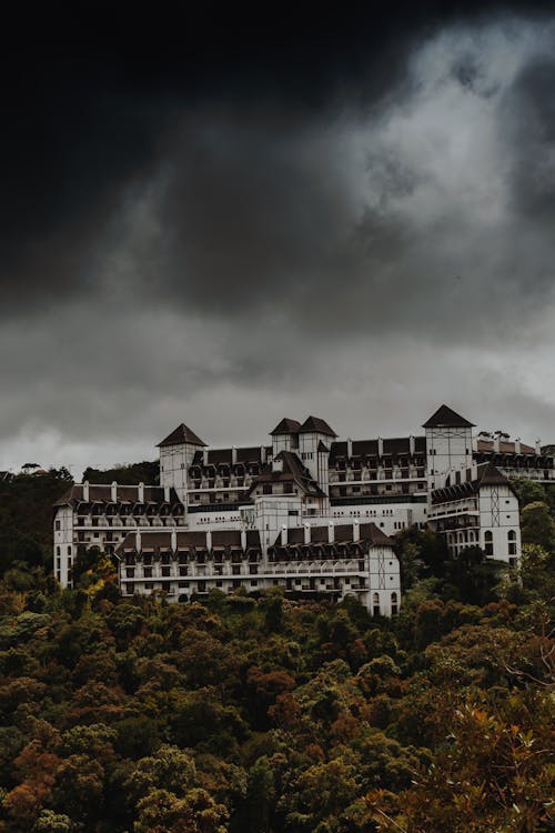 Château De Béton Blanc Et Noir