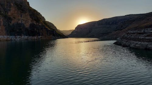 akşam karanlığı, dağlar, doğa içeren Ücretsiz stok fotoğraf