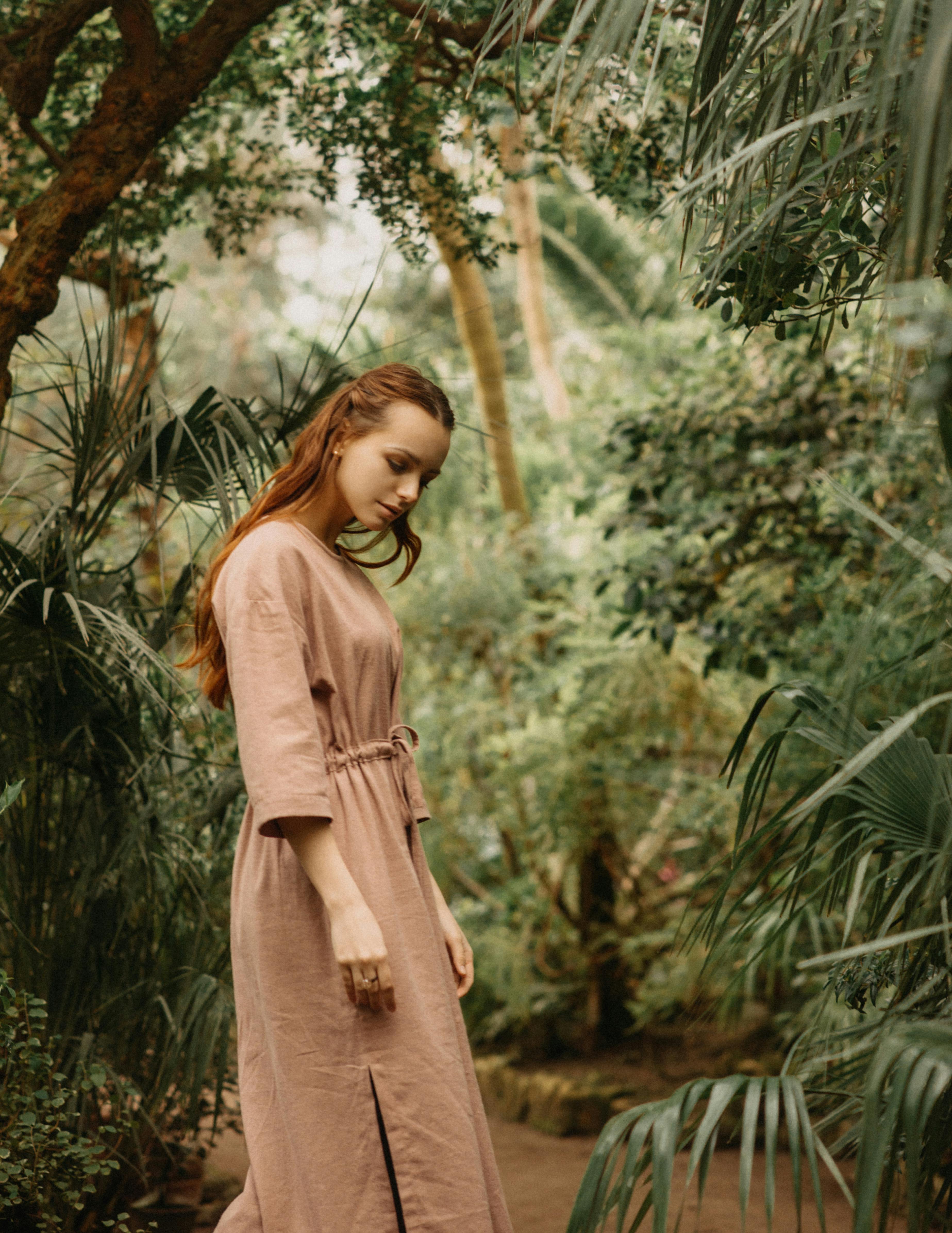 How tall is the average woman?