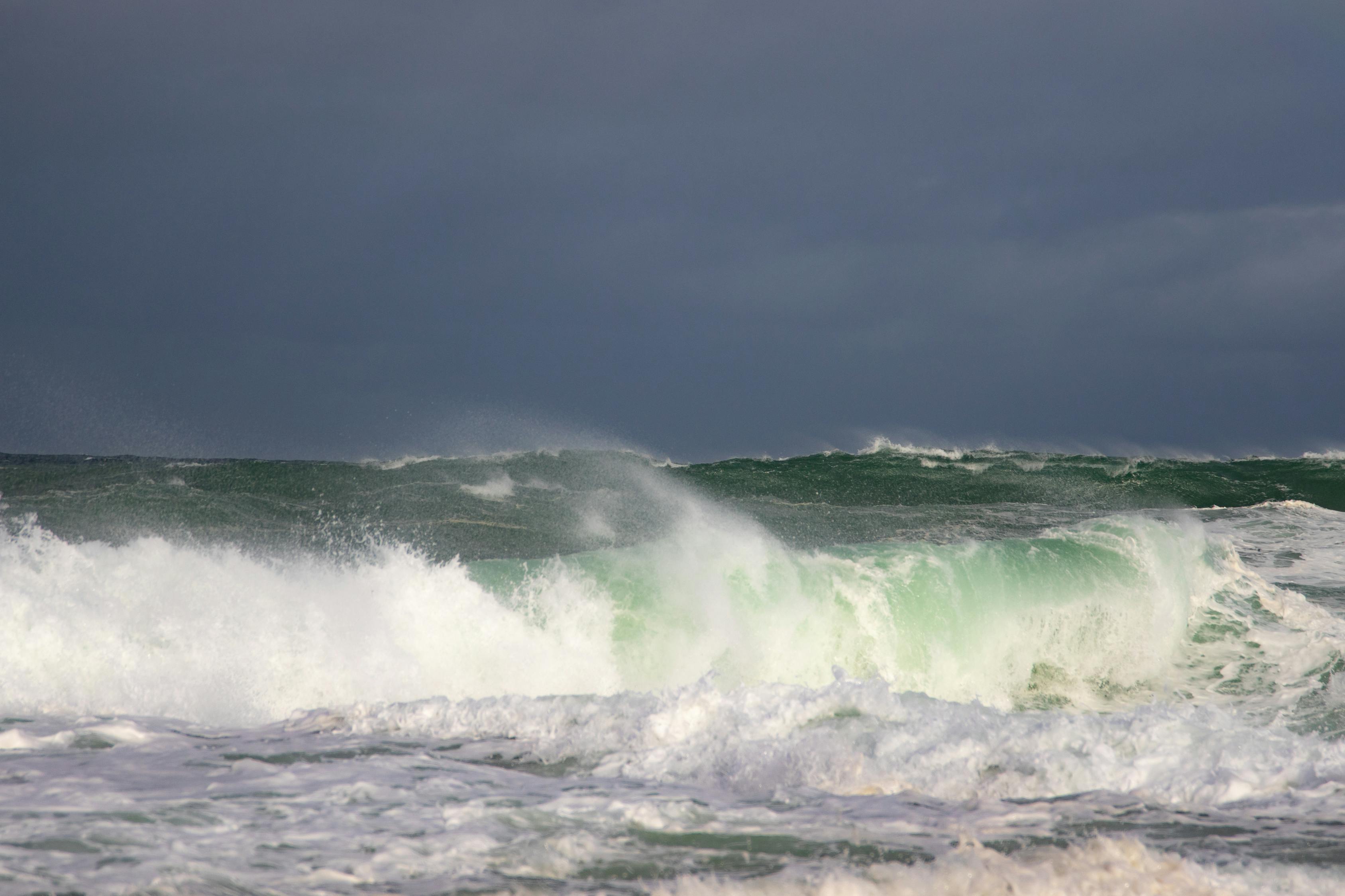 Ocean Waves Under Blue Sky · Free Stock Photo