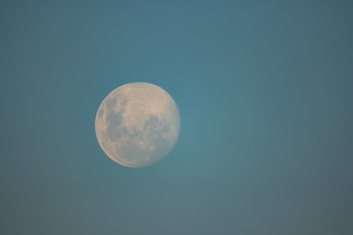 Free Photos gratuites de ciel bleu, forme de balle, photographie de la lune Stock Photo