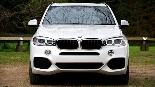 4x4, beyaz araba, BMW içeren Ücretsiz stok fotoğraf