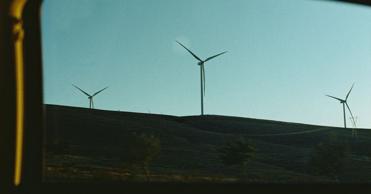 生活:未滿法定年限卻已燒毀!麥寮風力發電機隱藏的安全疑慮