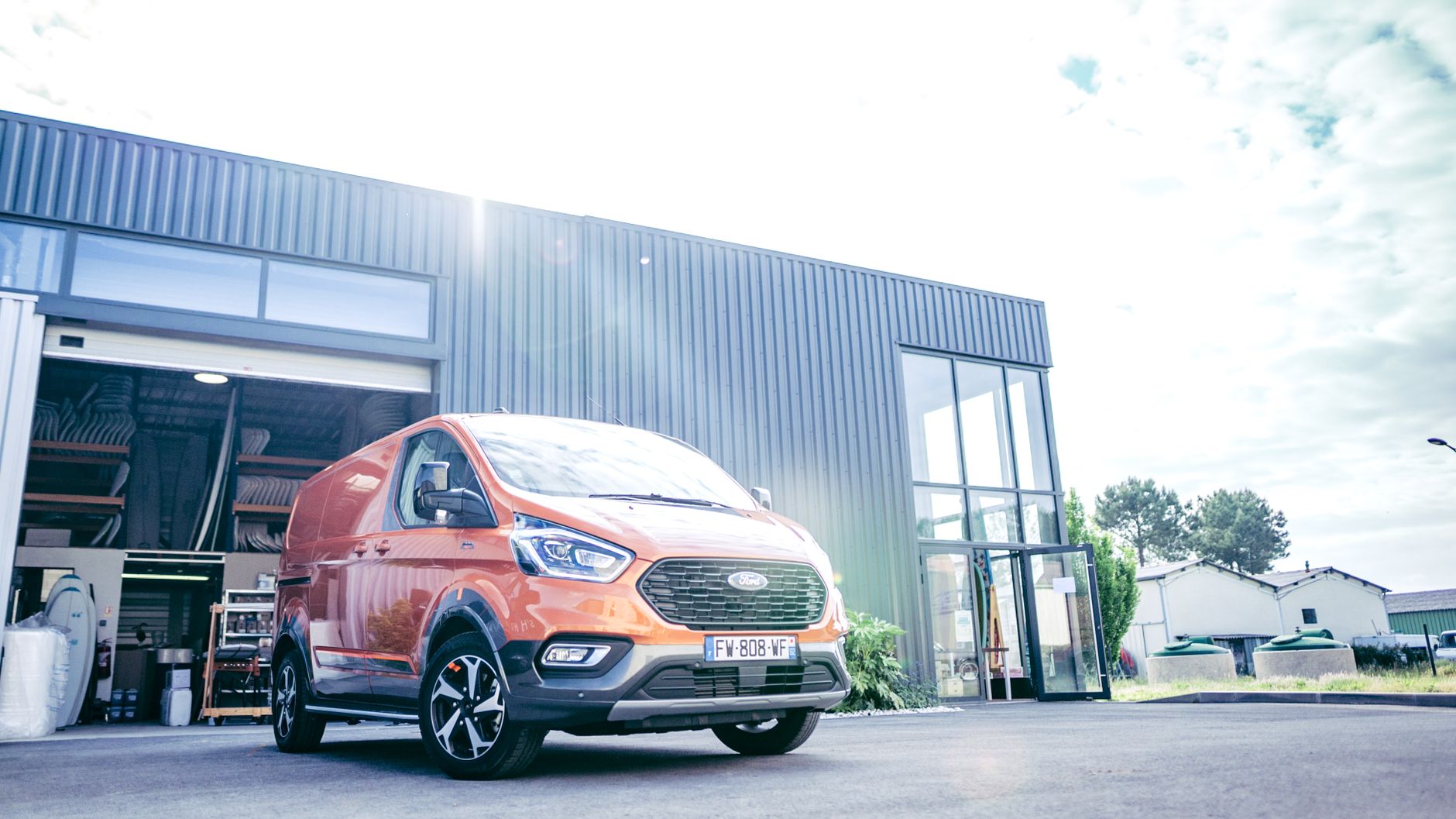 Ford Transit Connect compacte bestelauto op straat