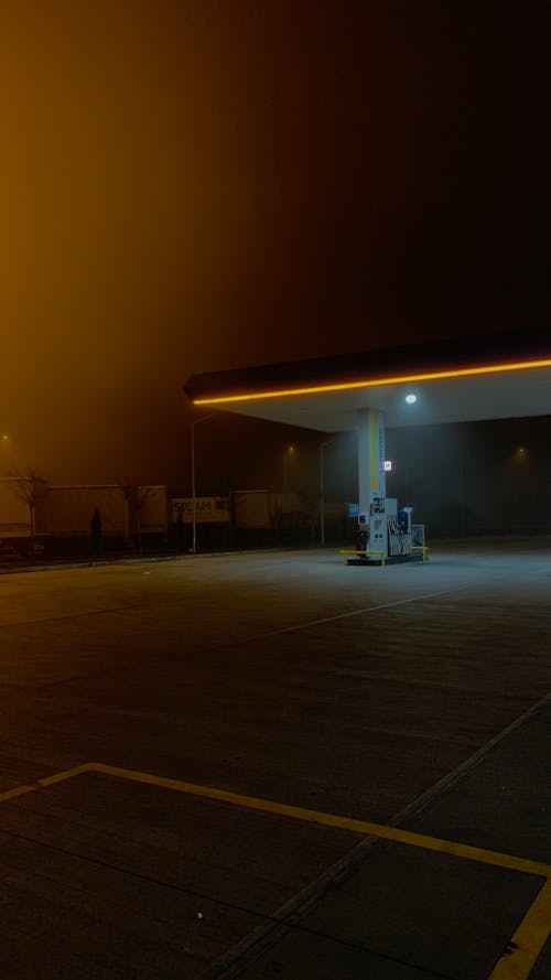 Gratuit Imagine de stoc gratuită din benzinărie, cețos, fotografiere verticală Fotografie de stoc