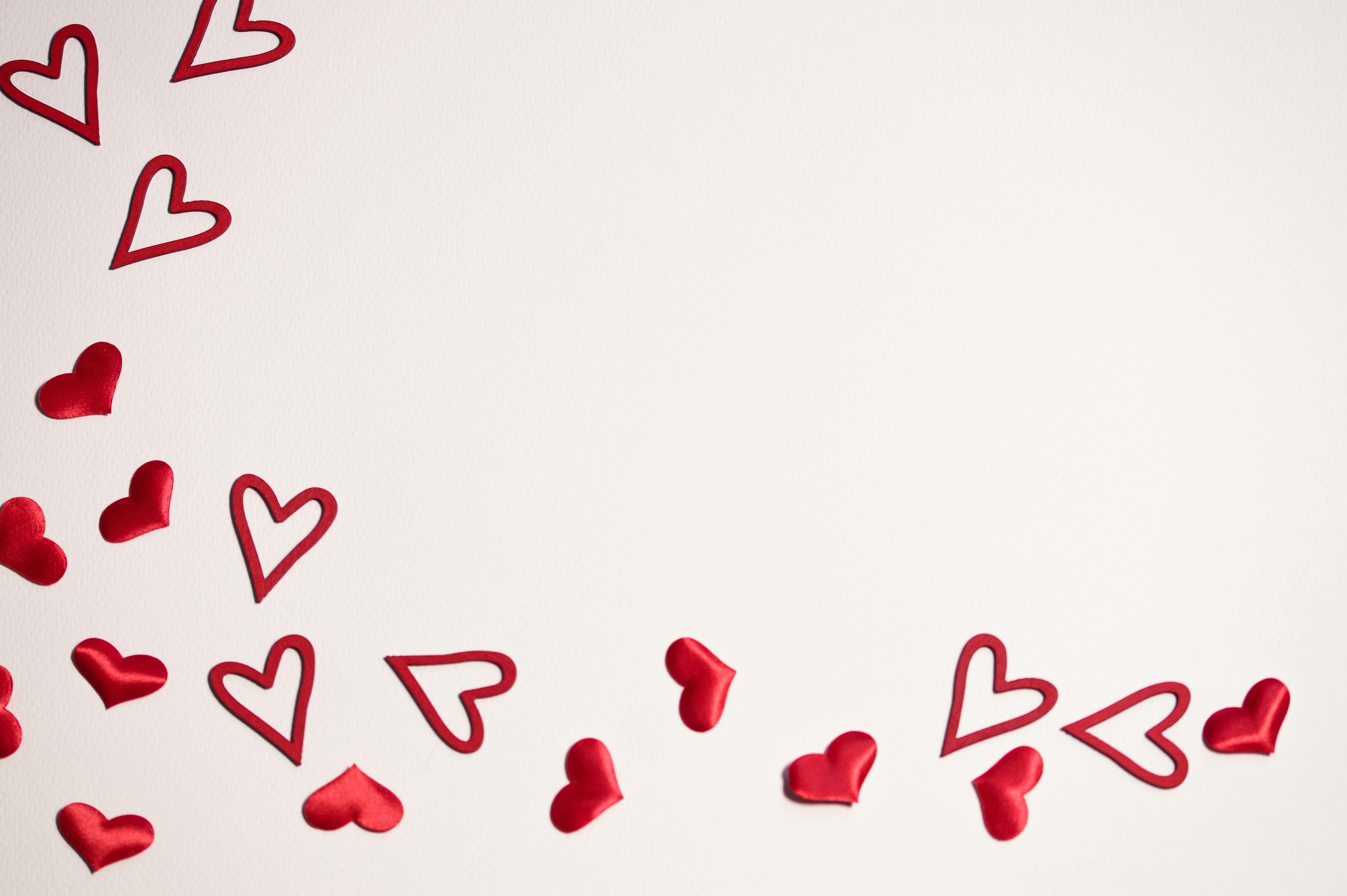 Valentine's day - rose and the paper hearts cut outs 2K wallpaper download