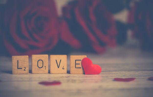 Online dating: starting a conversation on a niche platform