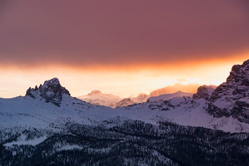 無料 雪に覆われた山アルプス 写真素材