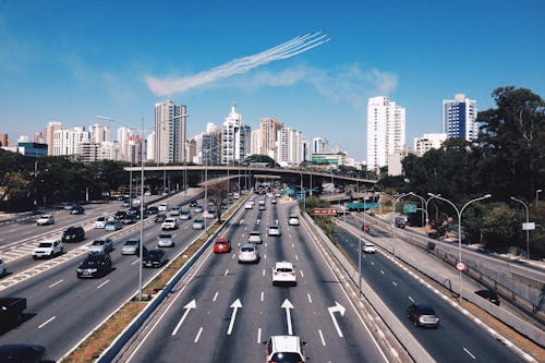 Imagine de stoc gratuită din autostradă, autoturisme, călătorie