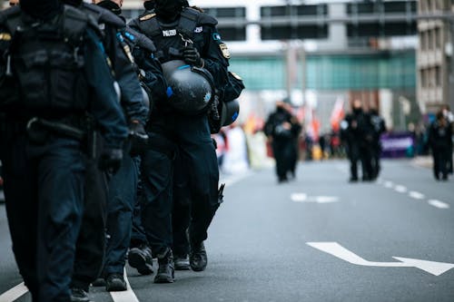 Foto profissional grátis de foco raso, juntos, marcha