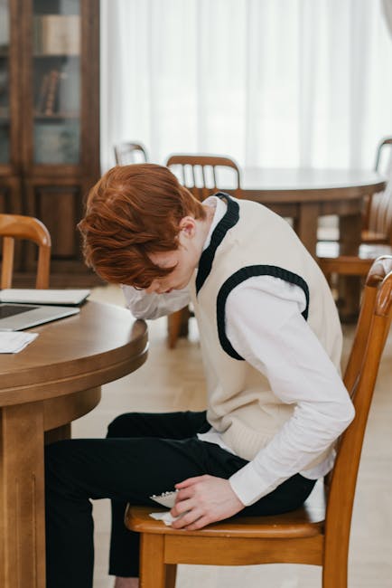 How Can Students Effectively Manage Test Anxiety? 12 A Teacher Helping A Student With Test Strategies