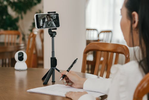 A Student Attending an Online Education Using the Smartphone