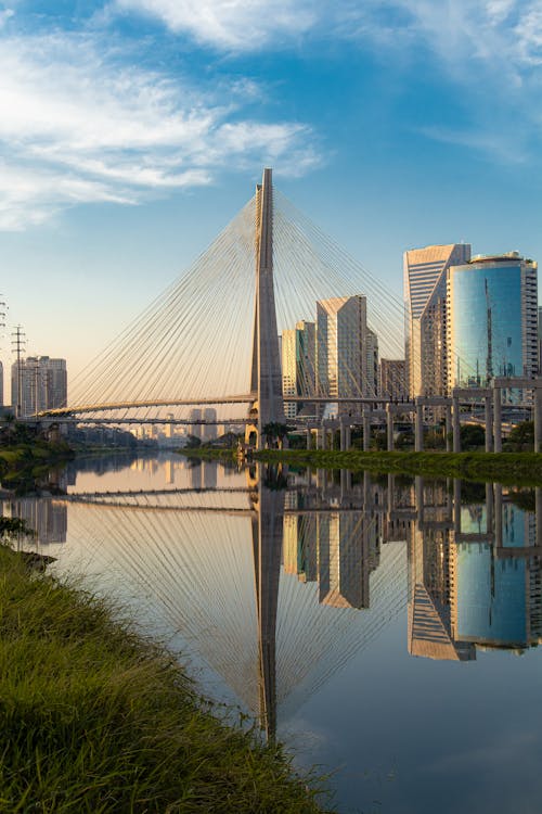 Foto d'estoc gratuïta de arquitectura, ciutat, cos d'aigua