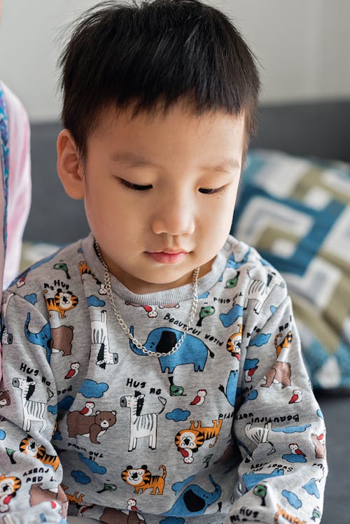 亞洲男孩, 兒童, 印花衬衫 的 免费素材图片