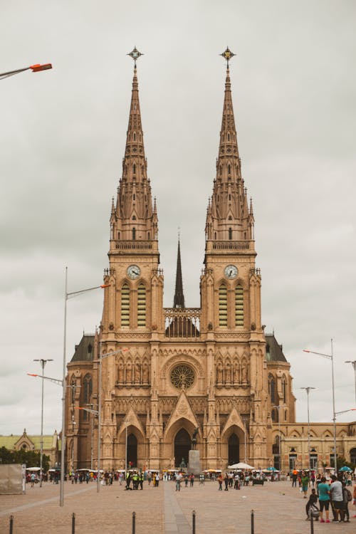 Darmowe zdjęcie z galerii z architektura, beżowy, chrześcijaństwo