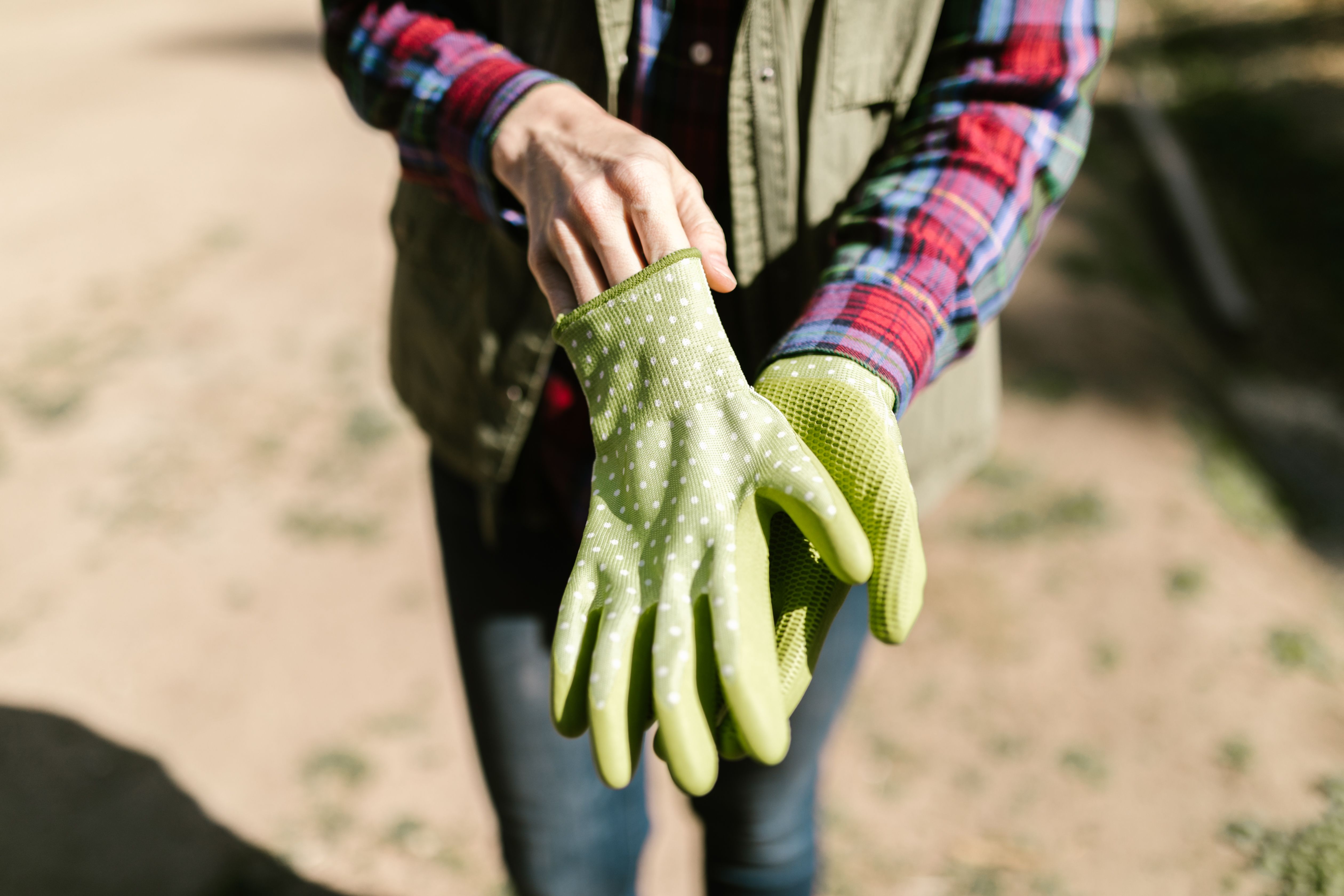 Polka-Dotted Comfort Gloves