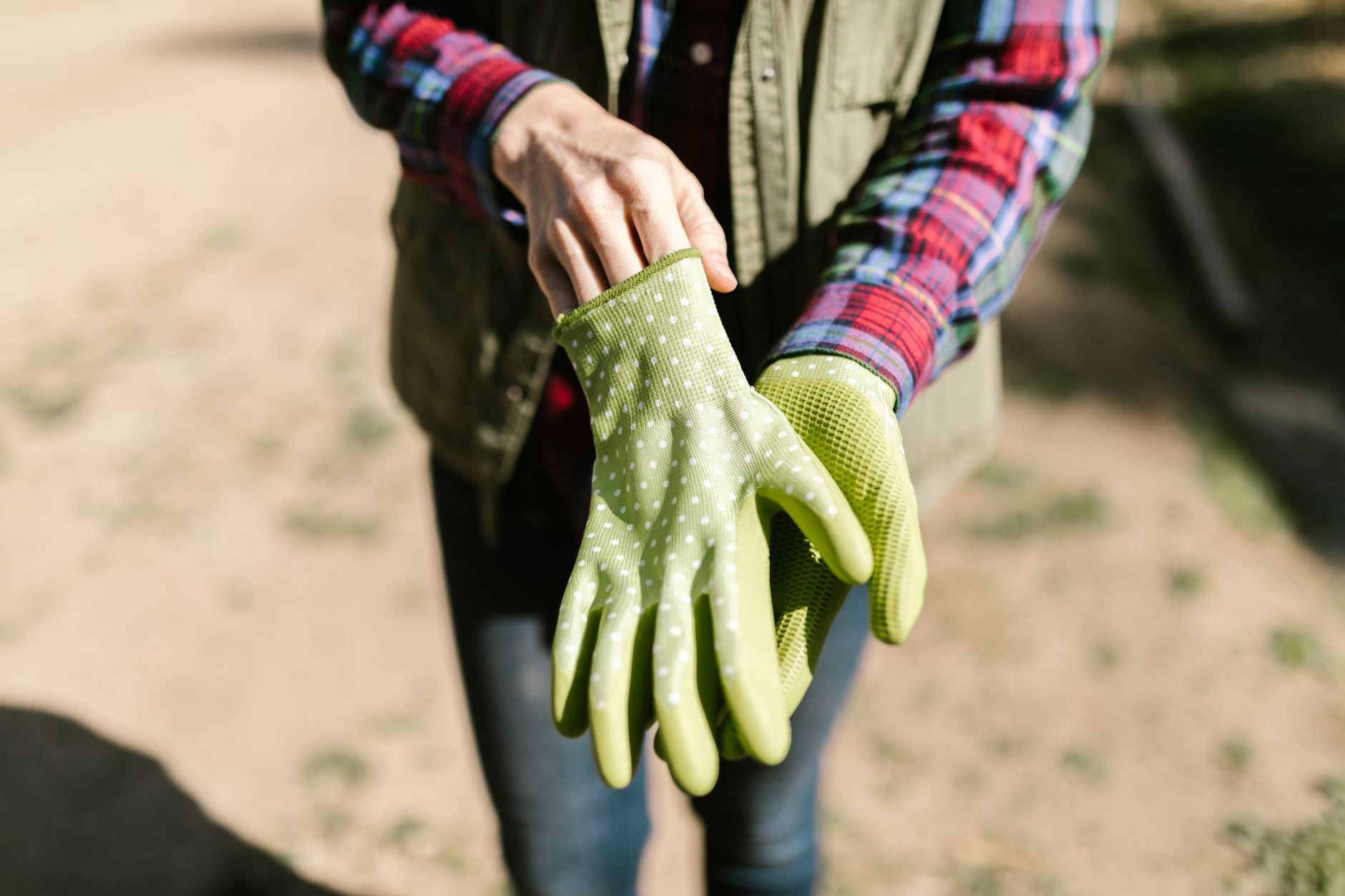 Polka-Dotted Comfort Gloves