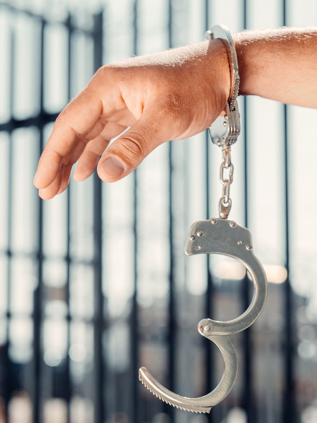 Des bracelets à la cheville : le début des rafles contre les Haïtiens après la fin du TPS