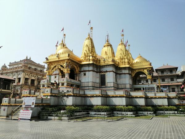 Sightseeing en route to Somnath
