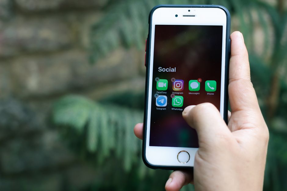 Reachability Makes Using Your Iphone A Breeze But Apple Has An Even Better Scrolling Trick It Hasnt Told You About Reachability Makes Using Your Iphone A Breeze But Apple Has An Even Better Scrolling Trick It Hasnt Told You About